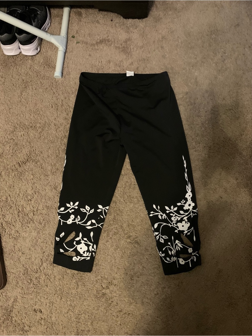 Black Floral-Print women’s Capri leggings